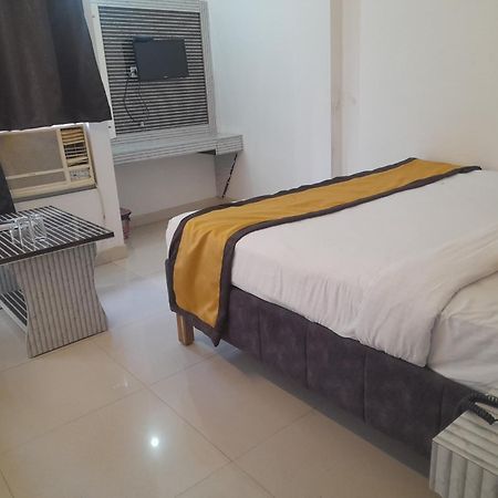 Hotel Global Inn -1 Km From Railway Station - Lift Food And Free Parking Lucknow Zewnętrze zdjęcie