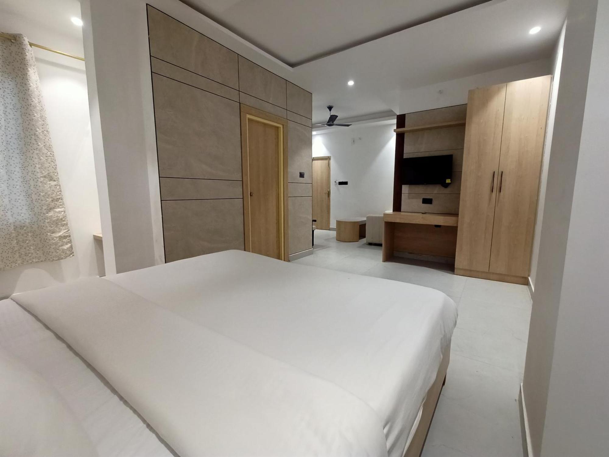 Hotel Global Inn -1 Km From Railway Station - Lift Food And Free Parking Lucknow Zewnętrze zdjęcie