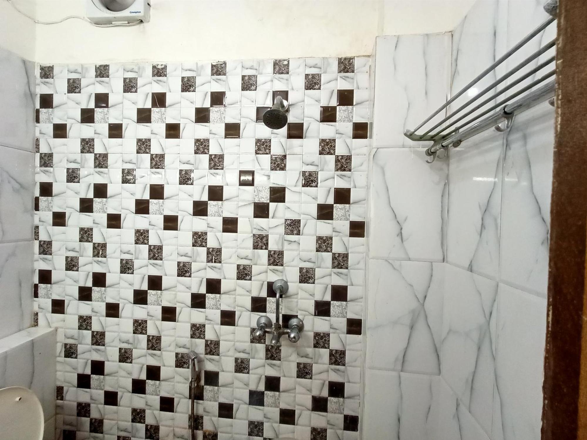 Hotel Global Inn -1 Km From Railway Station - Lift Food And Free Parking Lucknow Zewnętrze zdjęcie