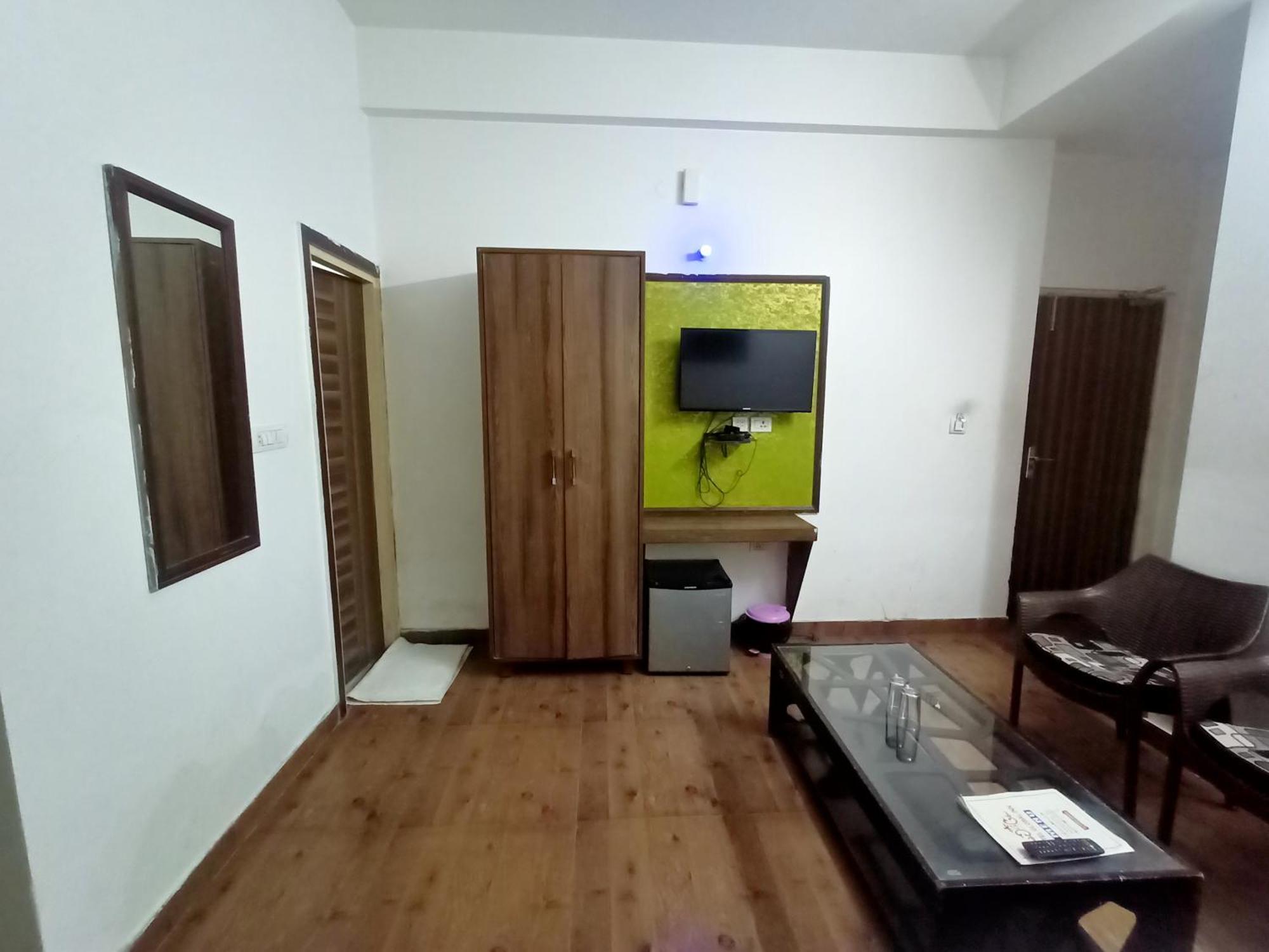 Hotel Global Inn -1 Km From Railway Station - Lift Food And Free Parking Lucknow Zewnętrze zdjęcie