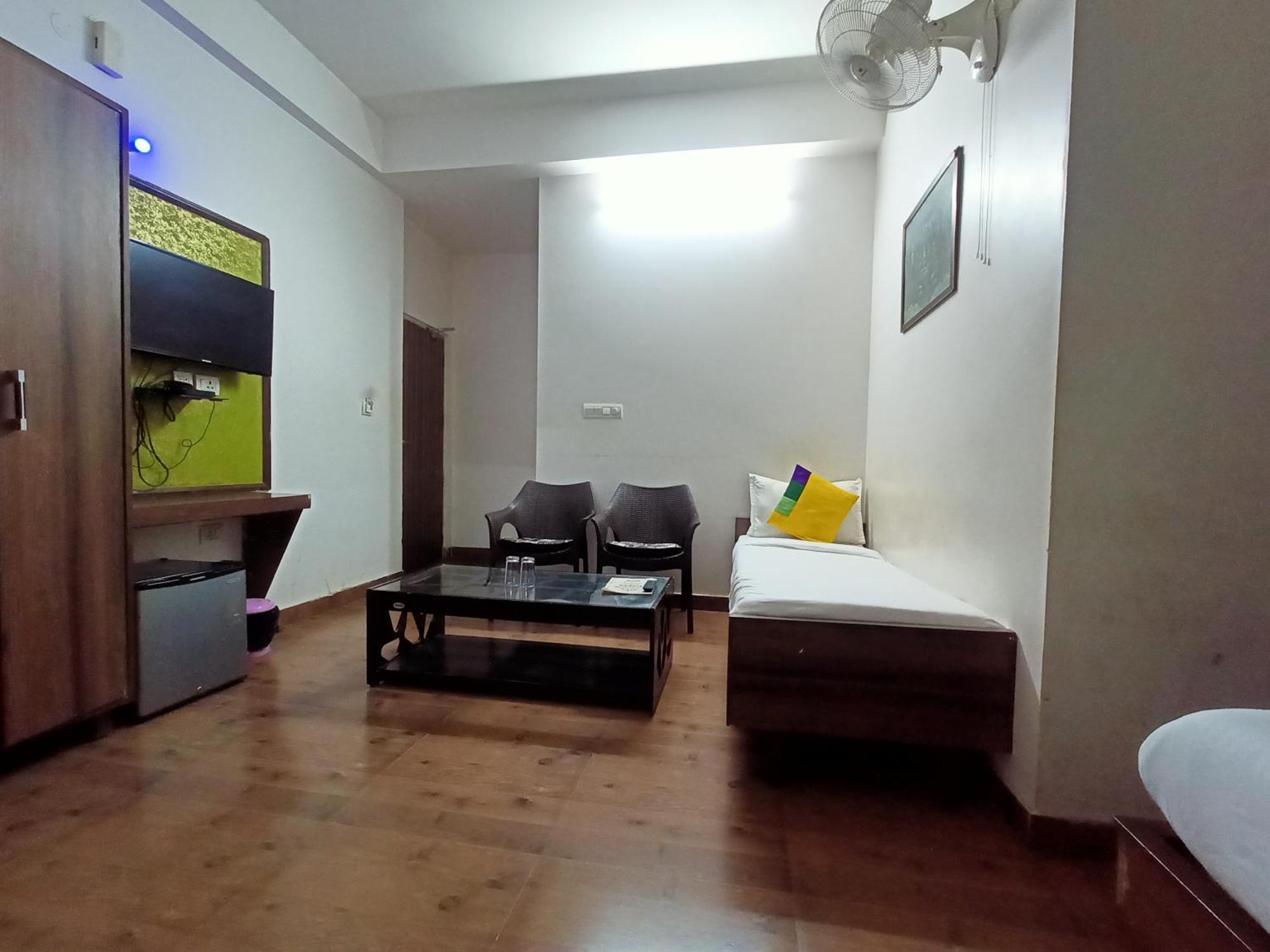 Hotel Global Inn -1 Km From Railway Station - Lift Food And Free Parking Lucknow Zewnętrze zdjęcie