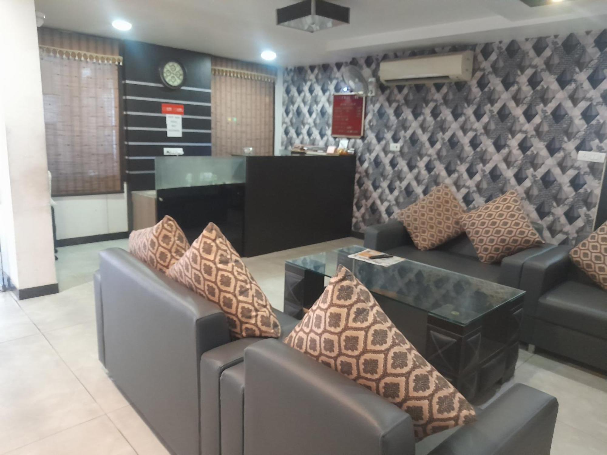 Hotel Global Inn -1 Km From Railway Station - Lift Food And Free Parking Lucknow Zewnętrze zdjęcie