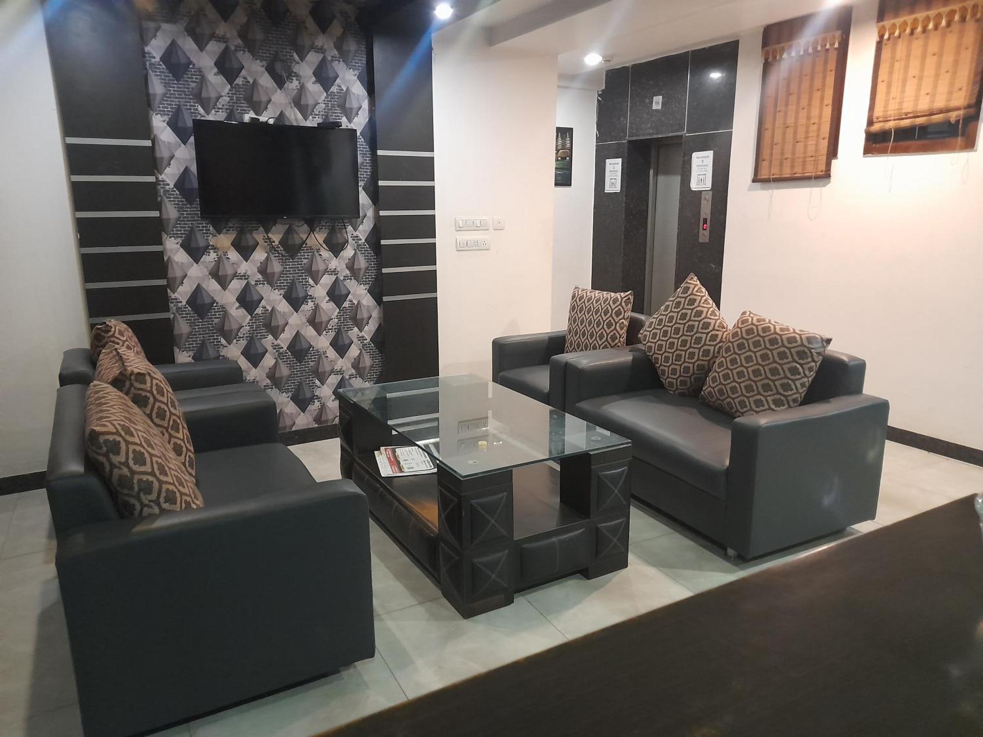 Hotel Global Inn -1 Km From Railway Station - Lift Food And Free Parking Lucknow Zewnętrze zdjęcie