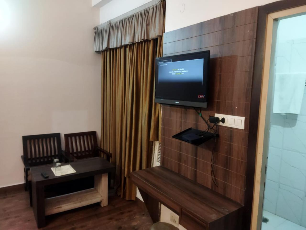 Hotel Global Inn -1 Km From Railway Station - Lift Food And Free Parking Lucknow Zewnętrze zdjęcie