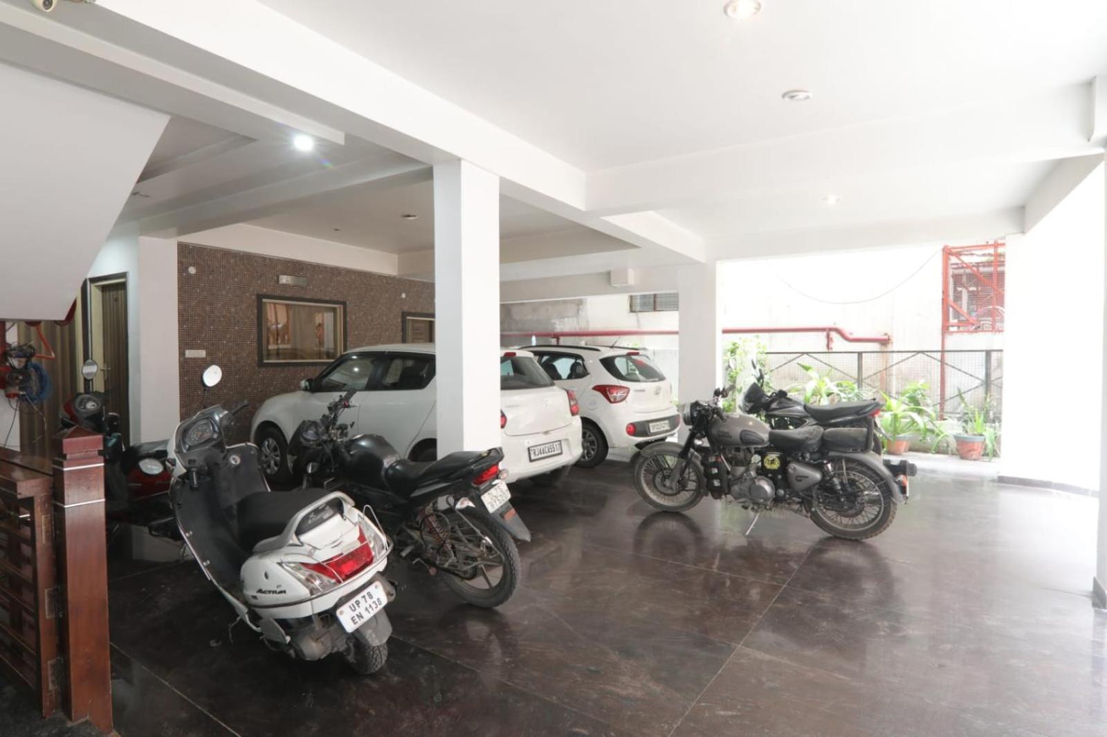 Hotel Global Inn -1 Km From Railway Station - Lift Food And Free Parking Lucknow Zewnętrze zdjęcie